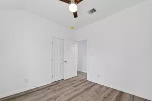 7725 Hoffman St, Houston, TX 77016 - Photo 6