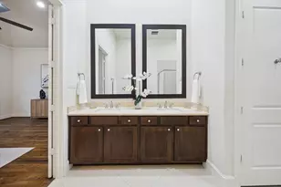 265 E 27th St, Houston, TX 77008 - Photo 14