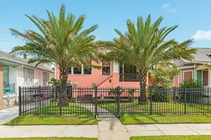 3911 Ave R 1/2, Galveston, TX 77550 - Photo 2