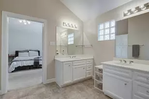 827 E 36th St, Houston, TX 77022 - Photo 6