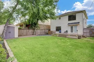 827 E 36th St, Houston, TX 77022 - Photo 10