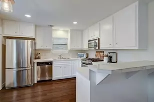 827 E 36th St, Houston, TX 77022 - Photo 4