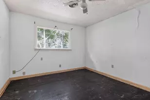 13917 Ambrose St, Houston, TX 77045 - Photo 16