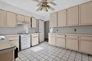 13917 Ambrose St, Houston, TX 77045 - Photo 10
