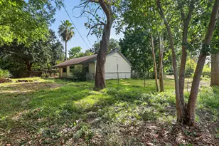 13917 Ambrose St, Houston, TX 77045 - Photo 32