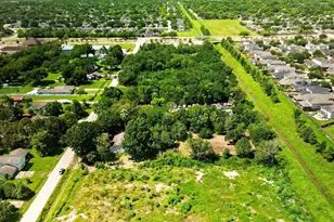 13917 Ambrose St, Houston, TX 77045 - Photo 42