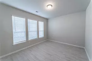 8603 Jade Hl Dr, Iowa Colony, TX 77583 - Photo 2