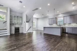 8409 Hempstead Rd, Houston, TX 77008 - Photo 2