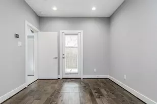 8409 Hempstead Rd, Houston, TX 77008 - Photo 10