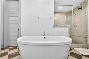 2072 Laurie Darlin Dr, Conroe, TX 77384 - Photo 16