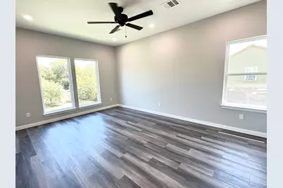 915 Oak Grove Street, La Porte, TX 77571 - Photo 10