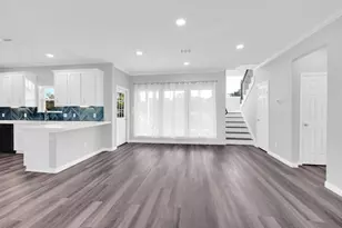 915 Oak Grove St, La Porte, TX 77571 - Photo 6
