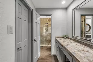 622 S Rivershire Dr, Conroe, TX 77304 - Photo 28