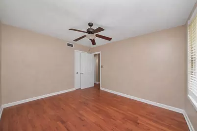2914 Dragonwick Drive, Houston, TX 77045 - Photo 22