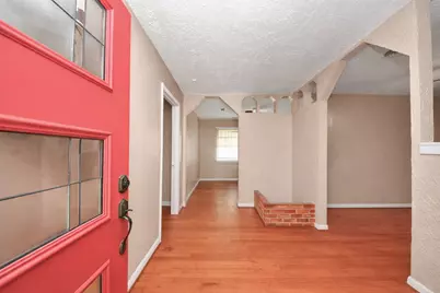 2914 Dragonwick Drive, Houston, TX 77045 - Photo 2