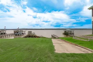 110 N Bailey St, Trinity, TX 75862 - Photo 46