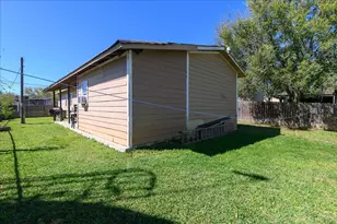 3629 County Rd 870, Alvin, TX 77511 - Photo 16