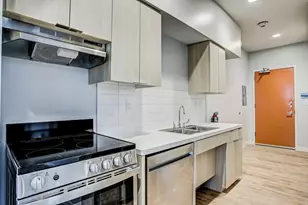 3113 St Charles St, Houston, TX 77004 - Photo 2