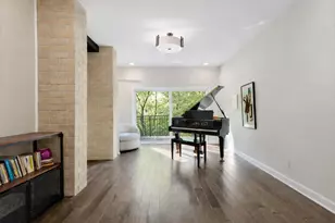 201 Vanderpool Ln, Houston, TX 77024 - Photo 8