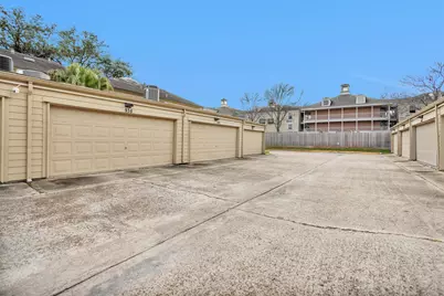 938 Memorial Village Drive #39, Houston, TX 77024 - Photo 34