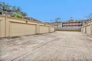 938 Memorial Village Dr, Houston, TX 77024 - Photo 34