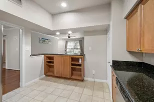 2255 Braeswood Park Dr, Houston, TX 77030 - Photo 8