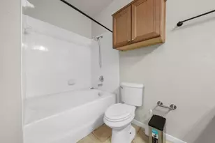 2255 Braeswood Park Dr, Houston, TX 77030 - Photo 12