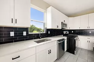 5854 Southville St, Houston, TX 77033 - Photo 14