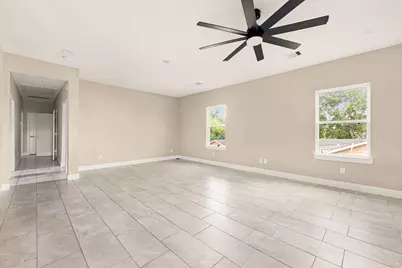 5854 Southville Street, Houston, TX 77033 - Photo 10