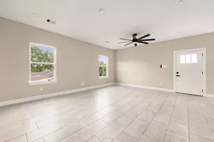 5854 Southville St, Houston, TX 77033 - Photo 12
