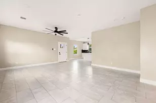 5854 Southville St, Houston, TX 77033 - Photo 12