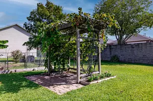 2120 73rd St, Galveston, TX 77551 - Photo 32