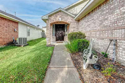 10822 Cane Grove Ln, Houston, TX 77075 - Photo 6