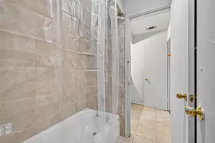 9901 Sharpcrest St, Houston, TX 77036 - Photo 34