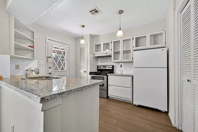 9901 Sharpcrest Street #B3, Houston, TX 77036 - Photo 18