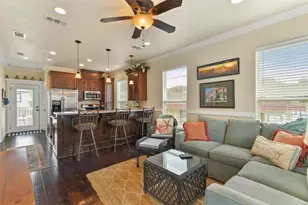 4317 Ave R Ave, Galveston, TX 77550 - Photo 4