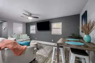 3218 Ave Q 1/2, Galveston, TX 77550 - Photo 10