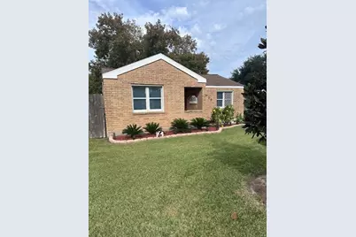 2410 Scott Street, La Marque, TX 77568 - Photo 2