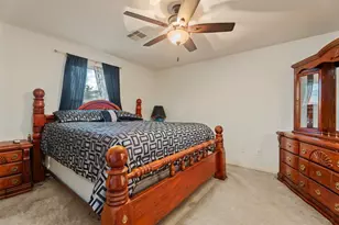 818 Marigold Rd, Baytown, TX 77521 - Photo 18