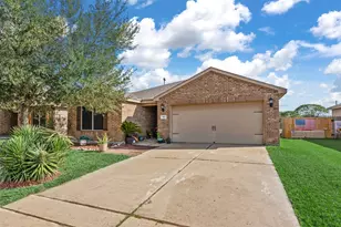 818 Marigold Rd, Baytown, TX 77521 - Photo 1