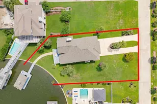 3635 Cove Ln, Galveston, TX 77554 - Photo 4