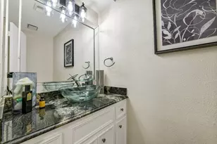 9360 Briar Forest Dr, Houston, TX 77063 - Photo 16