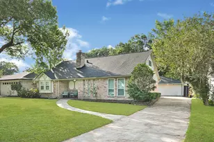 5343 Royal Pkwy, Friendswood, TX 77546 - Photo 2