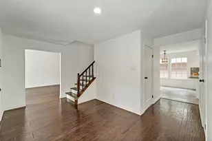 17 E Wandering Oak Dr, The Woodlands, TX 77381 - Photo 8