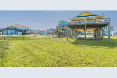 3000 Copacabana Dr, Crystal Beach, TX 77650 - Photo 12