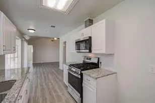 15611 La Casa Ln, Houston, TX 77062 - Photo 18