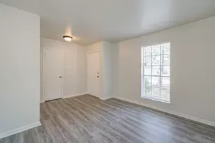 15611 La Casa Ln, Houston, TX 77062 - Photo 6