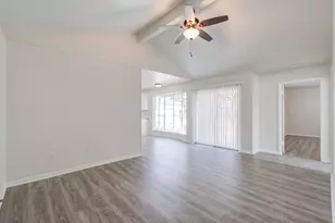 15611 La Casa Ln, Houston, TX 77062 - Photo 8