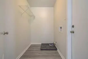 15611 La Casa Ln, Houston, TX 77062 - Photo 14