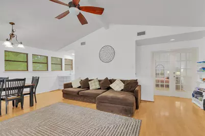 155 Goldenrod, Livingston, TX 77351 - Photo 6